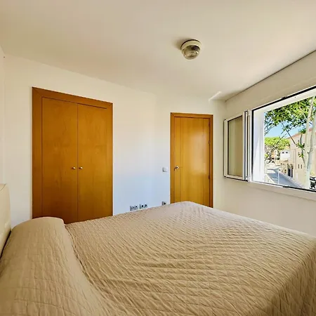 Gala Costabravasi Apartment *